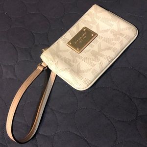 NWOT Michael Kors Wristlet